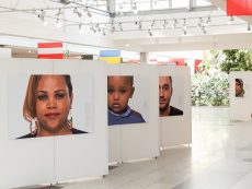 Ausstellung Projekt FLUCHT.PUNKT.MENSCH - Donau-Einkaufszentrum Regensburg 2016