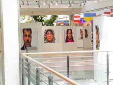 Ausstellung Projekt FLUCHT.PUNKT.MENSCH - Donau-Einkaufszentrum Regensburg 2016